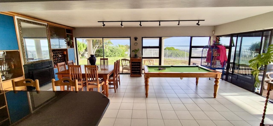 4 Bedroom Property for Sale in Van Riebeeckstrand Western Cape